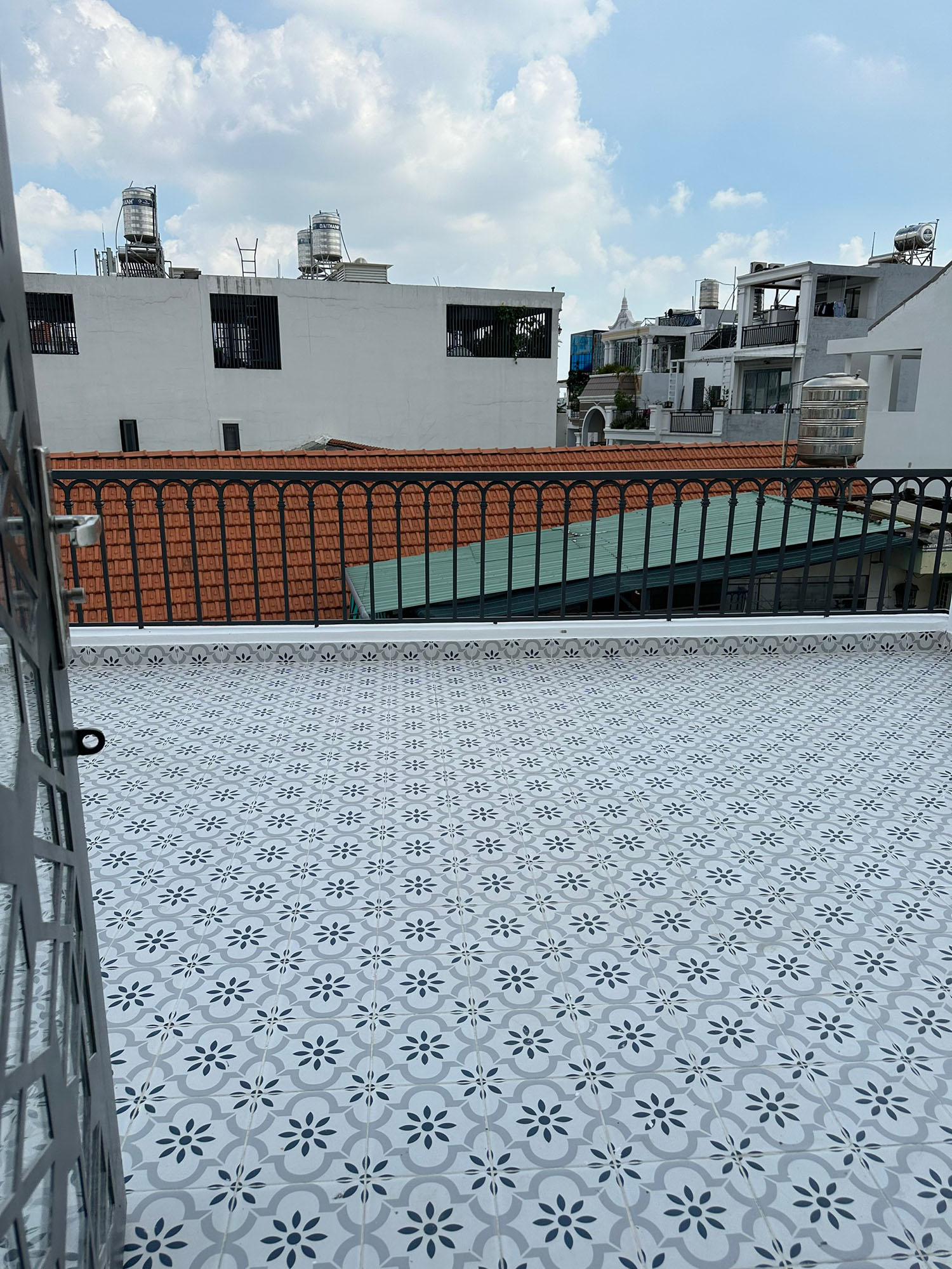 Tuyệt phẩm 3 lầu (5x14,5) thiết kế Cổ Điển,mới 100% hẻm ôtô vào tận nhà Nguyễn Thượng Hiền, B.Thạnh